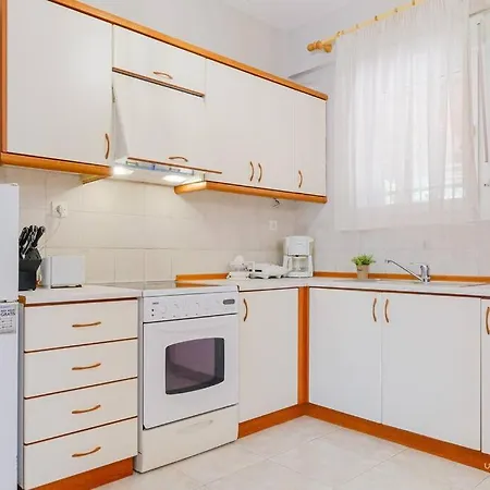 Siena 3-bdrm Maison With Private Garden, * Афитос