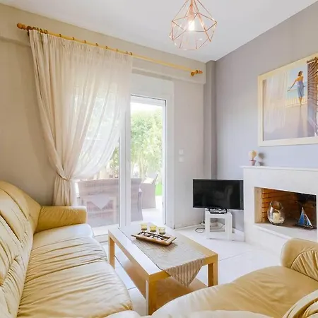 Апартаменты Siena 3-bdrm Maison With Private Garden,