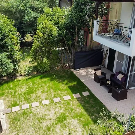 Siena 3-bdrm Maison With Private Garden, Apartment *