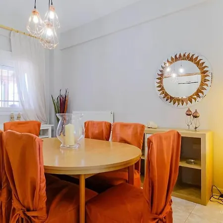 Siena 3-bdrm Maison With Private Garden, Áfitos