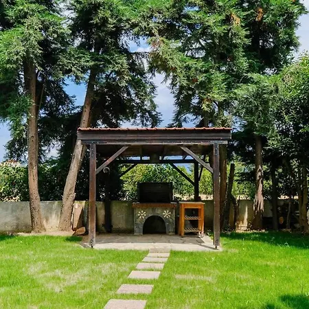 Siena 3-bdrm Maison With Private Garden, Áfitos