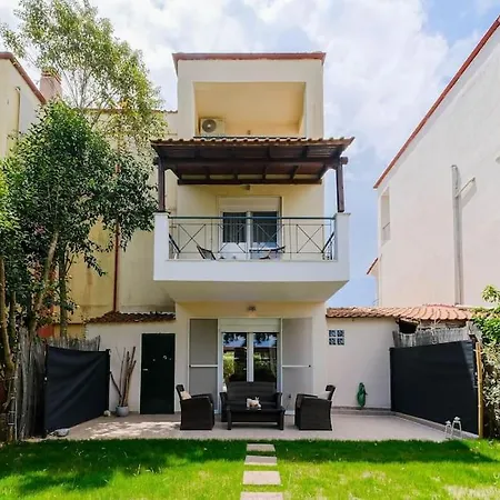 Siena 3-bdrm Maison With Private Garden, *