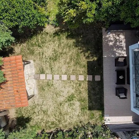 Siena 3-bdrm Maison With Private Garden, * Áfitos